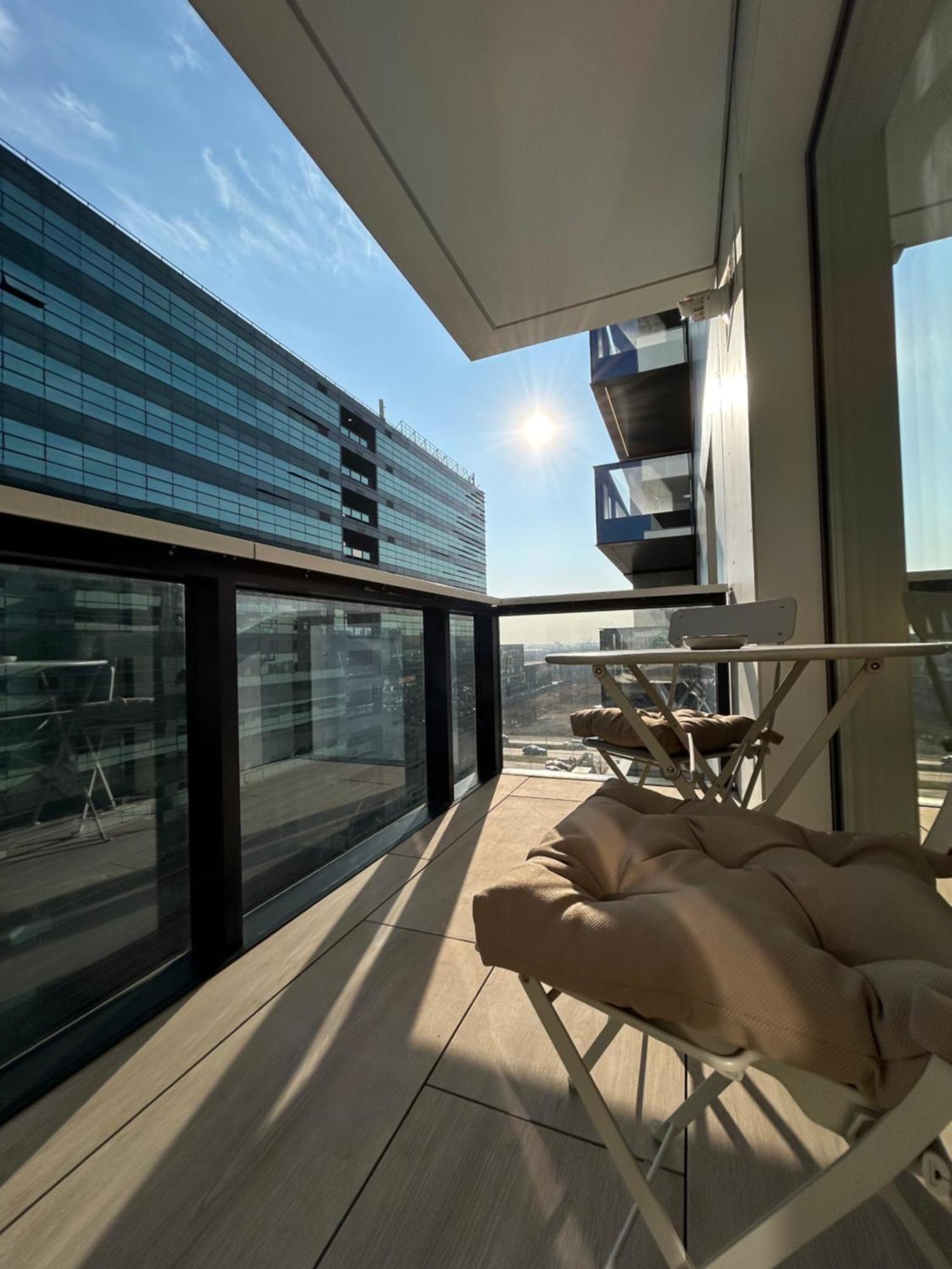 Exclusive With Private Parking & Balcony - 01 * Bucarest