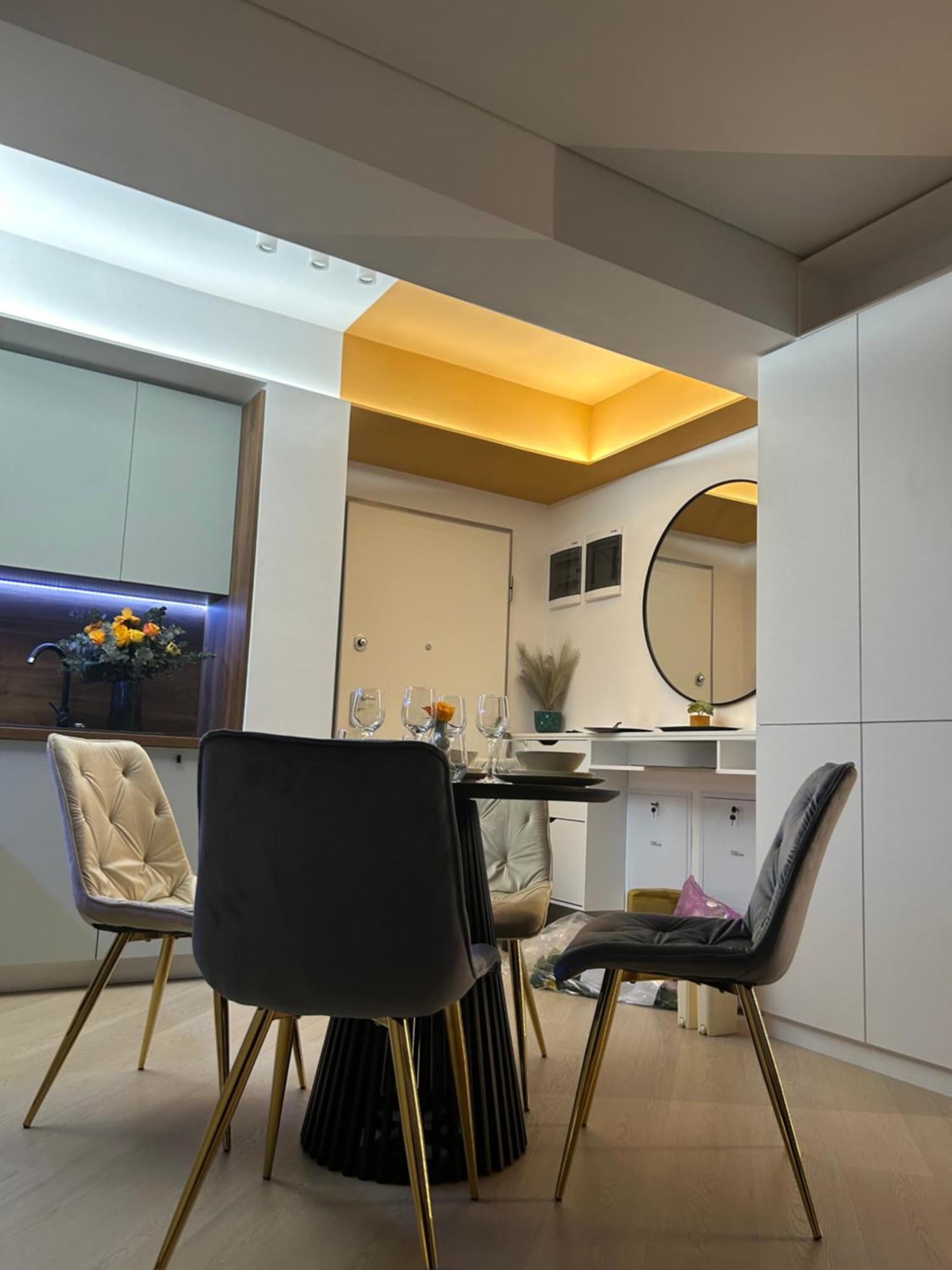 Exclusive With Private Parking & Balcony - 01 Appartamento