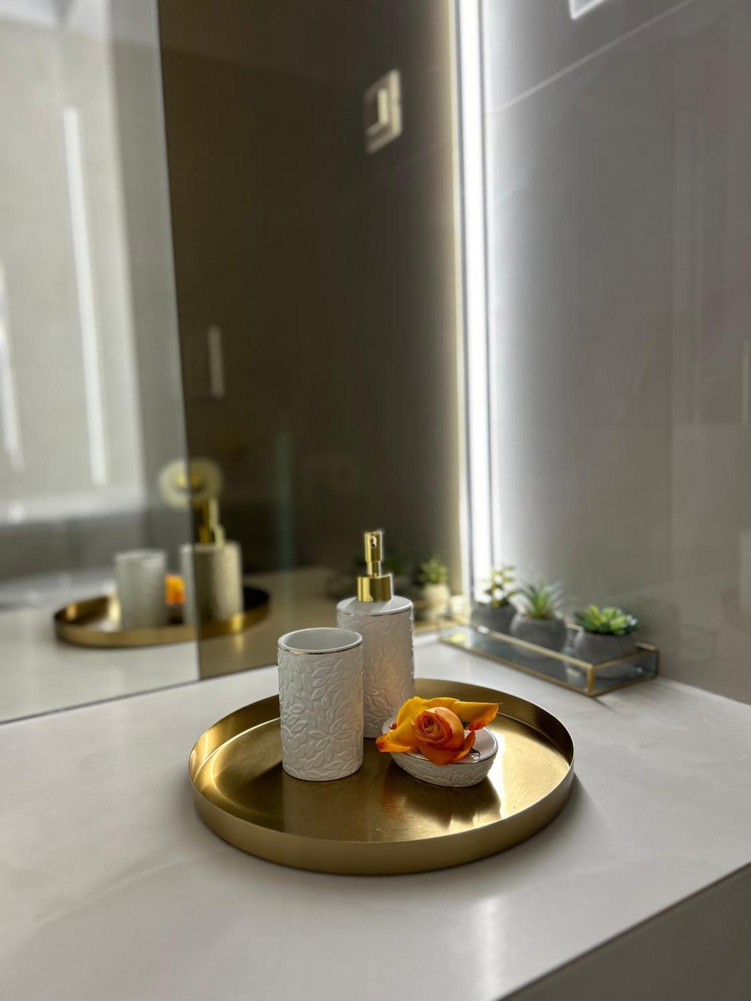 Exclusive With Private Parking & Balcony - 01 * Bucarest