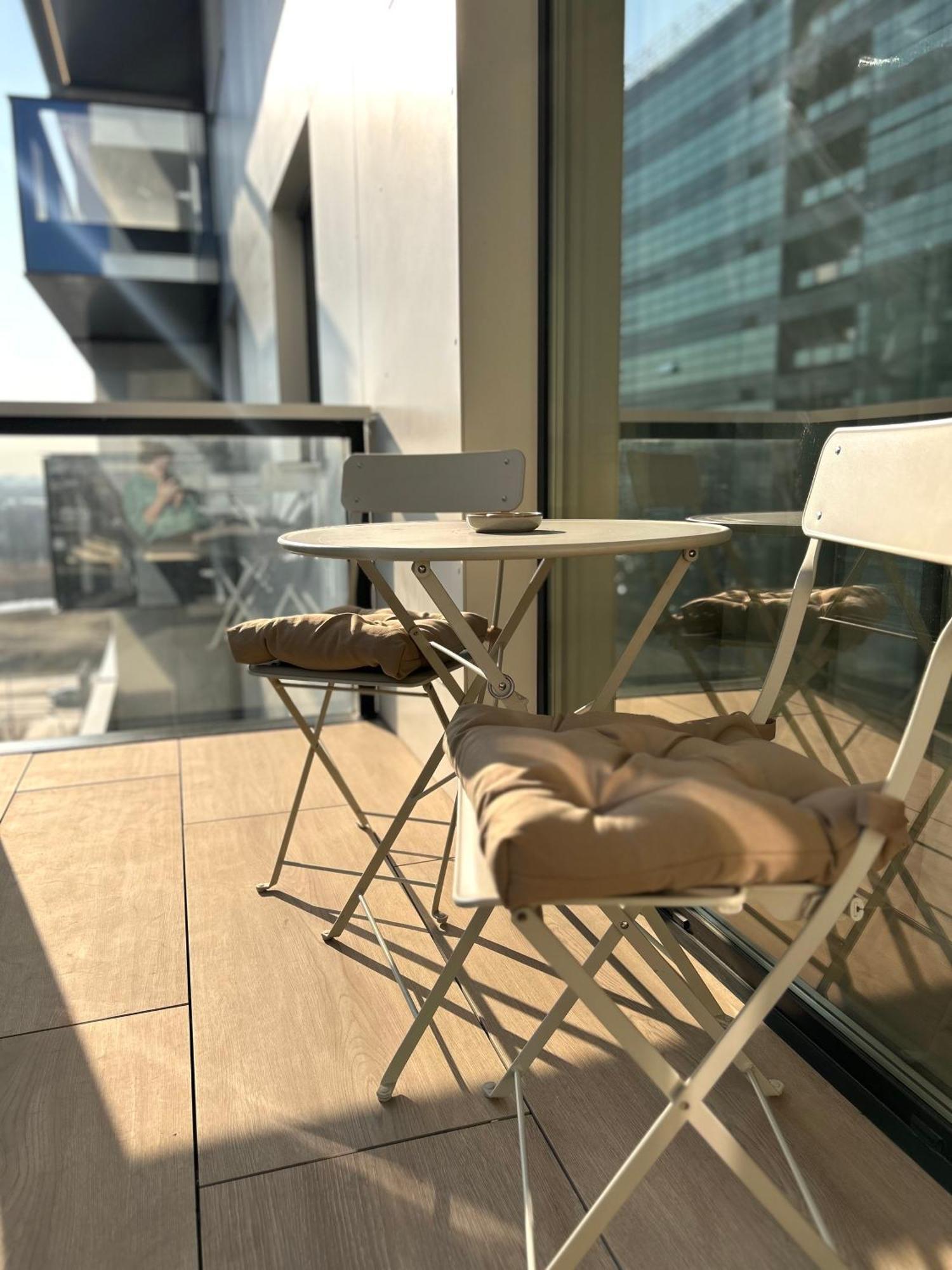 Appartamento Exclusive With Private Parking & Balcony - 01 *