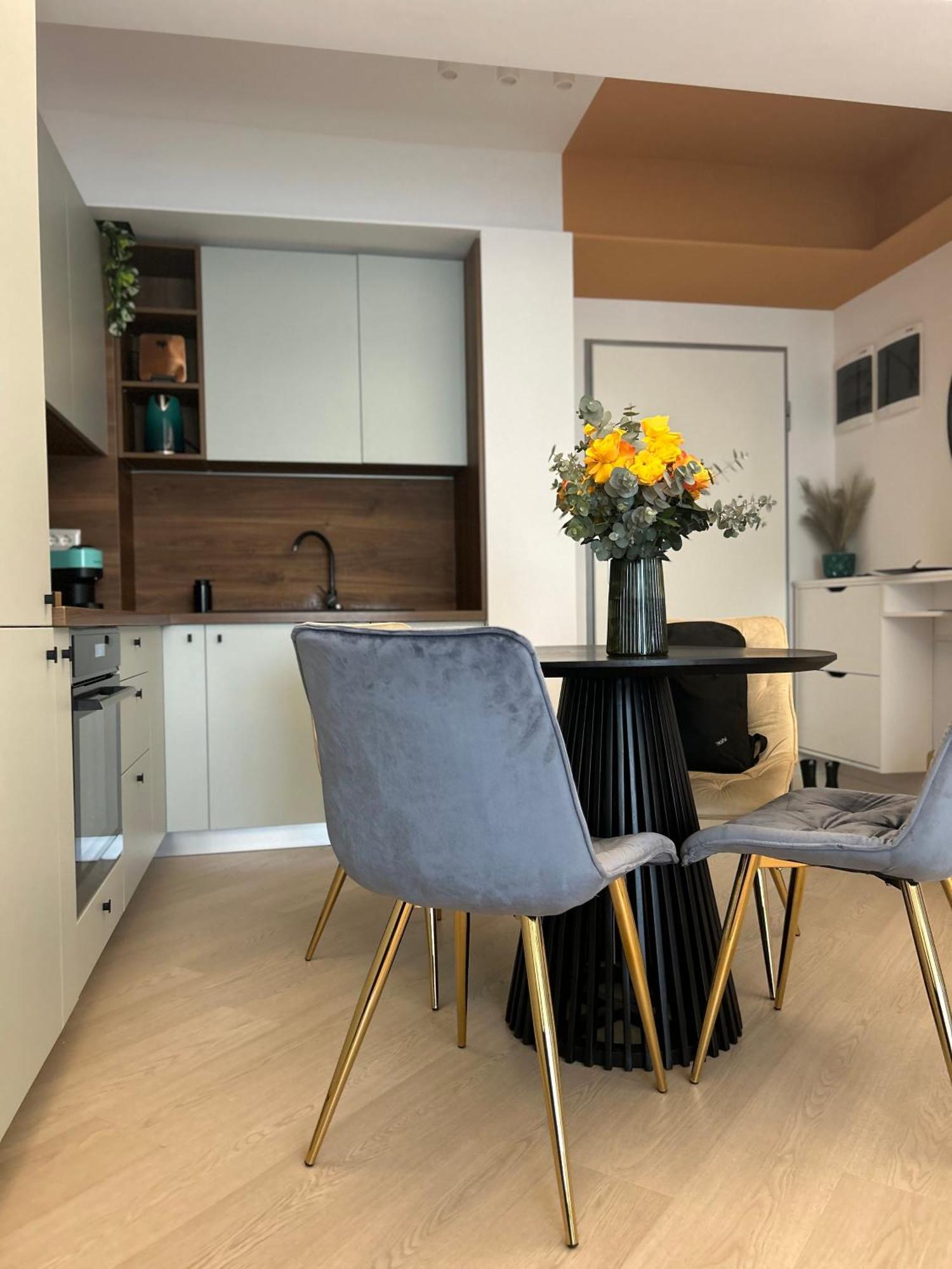 Exclusive With Private Parking & Balcony - 01 Appartamento Bucarest