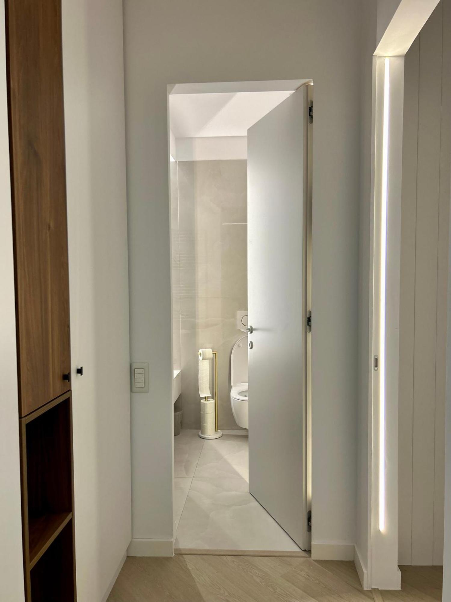 Exclusive With Private Parking & Balcony - 01 Bucarest